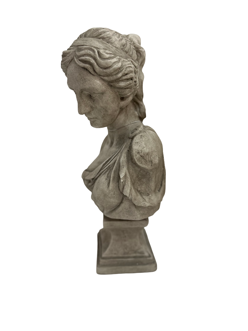 BUST OF WOMEN IN MAGNESIAN