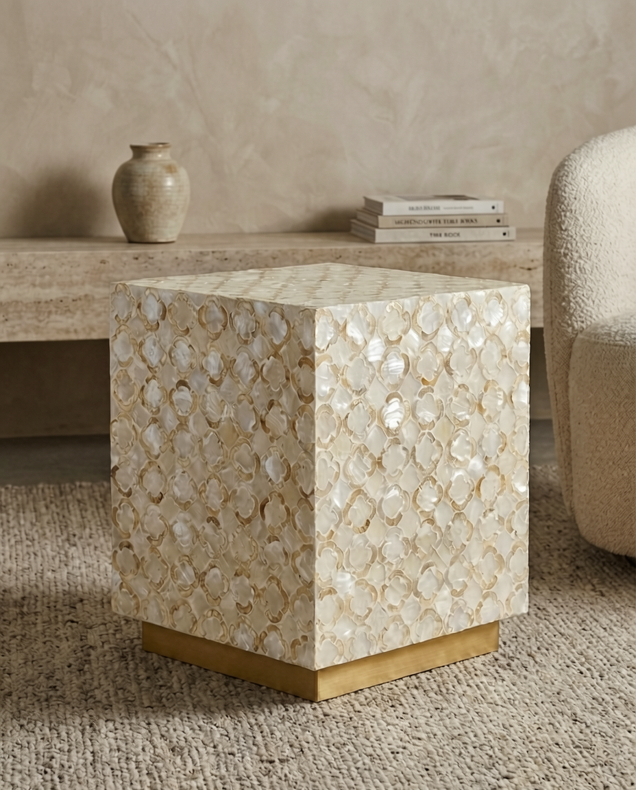 CAPIZ STOOL
